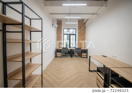 Picture of a room with wooden furniture Picture of a room with wooden furniture 72246325