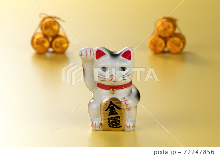 招き猫と米俵の置物の写真素材 [72247856] - PIXTA