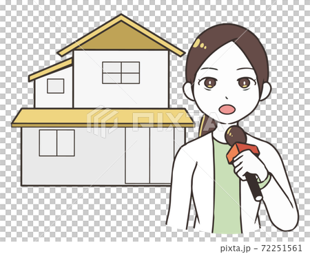 家を取材するリポーター　女性 72251561
