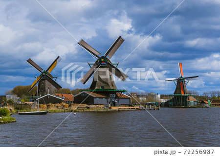 Windmills in Zaanse Schans - Netherlands Windmills in Zaanse Schans - Netherlands 72256987