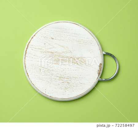 white empty round cutting wooden board 72258497