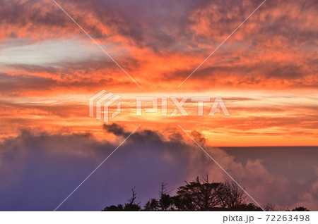 四国の名峰「三嶺」の夕景 72263498