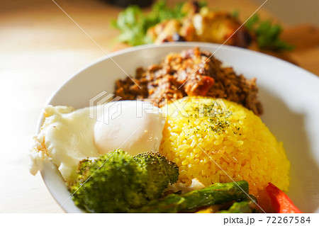 手作りのランチ 72267584