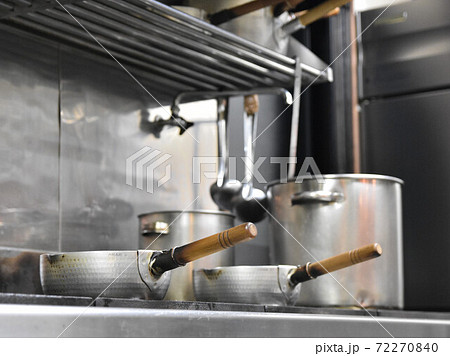 業務用キッチン 72270840