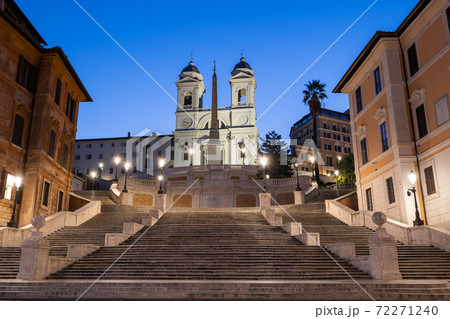 Dawn at Spanish Steps in Rome Dawn at Spanish Steps in Rome 72271240