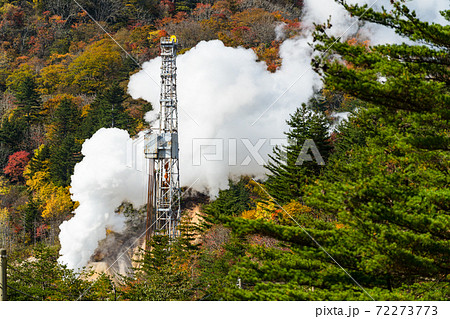 鬼首地熱発電所紅葉と湯煙 鬼首地熱発電所紅葉と湯煙 72273773