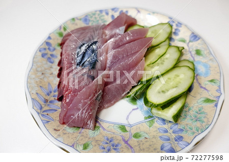 カツオの刺身 72277598