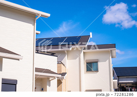 ソーラー発電の再エネ住宅 72281286