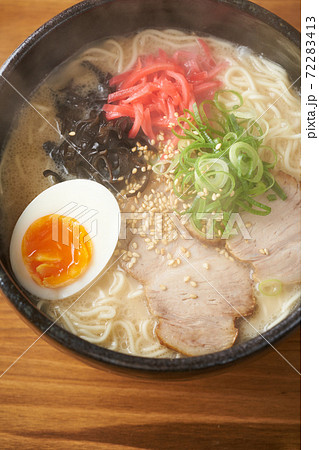 博多風とんこつラーメン 博多風とんこつラーメン 72283413