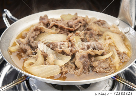 牛丼 調理中 牛丼 調理中 72283823