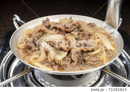 牛丼 調理中 牛丼 調理中 72283824