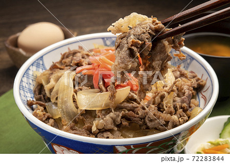 牛丼 テーブル 72283844