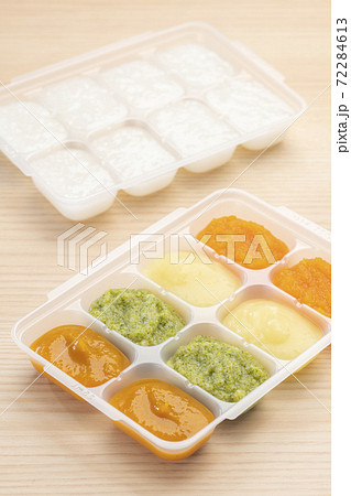 離乳食を小分けで冷凍保存 72284613