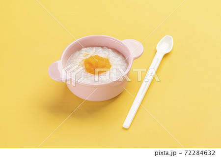 赤ちゃんの離乳食 72284632