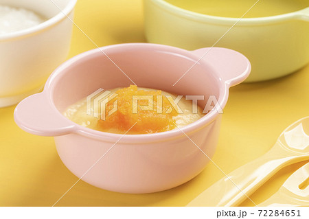 赤ちゃんの離乳食 72284651