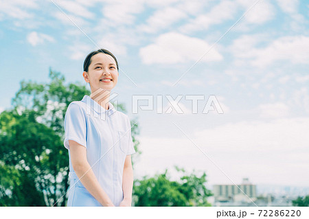青空と看護師 72286220