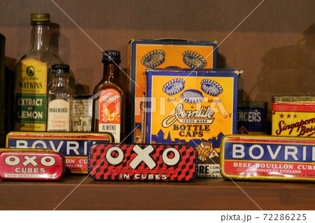 お菓子の箱や瓶 お菓子の箱や瓶 72286225