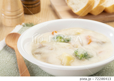 あったかいクリームシチュー あったかいクリームシチュー 72286413