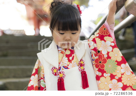 七五三のお参り 神社参拝 72286536