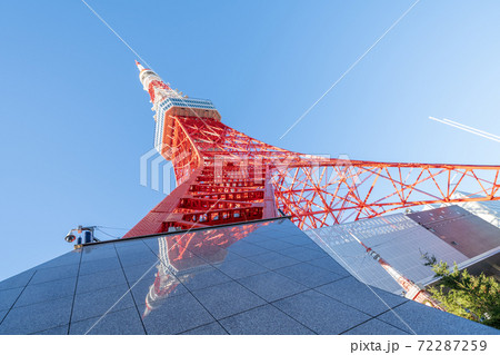 都市風景　青空と東京タワー 72287259