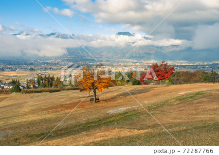 晩秋の安曇野【あづみ野池田クラフトパーク】 72287766