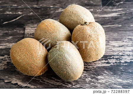 キウイフルーツ 72288397