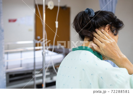Sick asian senior woman holding occipital bone with her hand,elderly patient have severe pain in back of the head,brain tumors,constricted blood vessels,nerves inflammation problems in the old people Sick asian senior woman holding occipital bone with her hand,elderly patient have severe pain in back of the head,brain tumors,constricted blood vessels,nerves inflammation problems in the old people 72288581