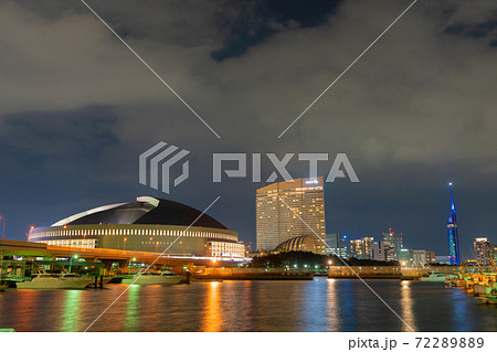 ペイペイドーム・福岡タワー方面の夜景 72289889