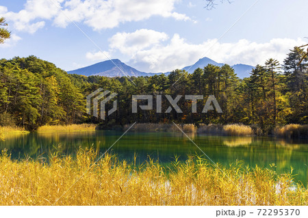 裏磐梯, 五色沼湖沼群, るり沼と磐梯山 72295370