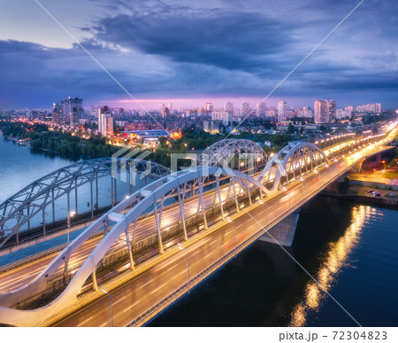 Aerial view of beautiful bridge at night in Kiev, Ukraine 72304823
