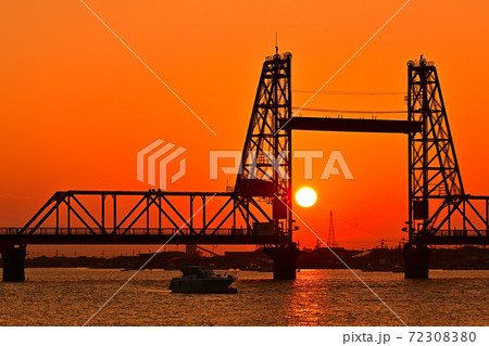 大川市　筑後川昇開橋の夕景 72308380