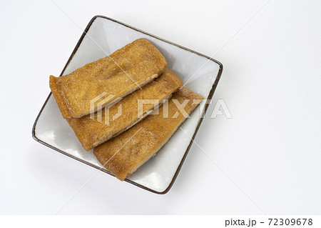 3枚の味付けいなり揚げ 72309678