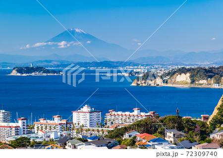 富士山と湘南海岸 72309740