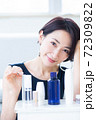 スキンケア　ビューティー　女性 72309822