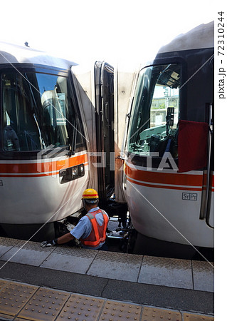 高山駅で切り離されるワイドビューひだ(作業中) 高山駅で切り離されるワイドビューひだ(作業中) 72310244