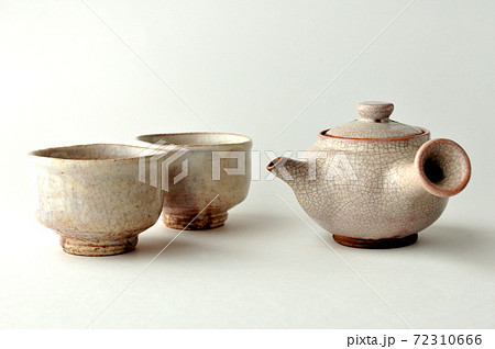 萩焼の急須と夫婦湯呑 72310666