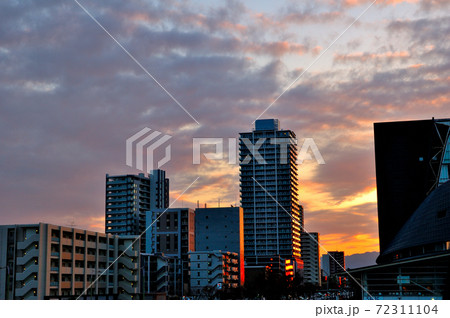 静岡市街地 東静岡駅周辺の夕暮れ 静岡市街地 東静岡駅周辺の夕暮れ 72311104