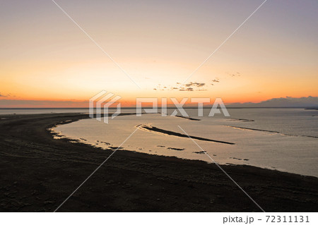 野付半島の夕焼けの空撮 野付半島の夕焼けの空撮 72311131