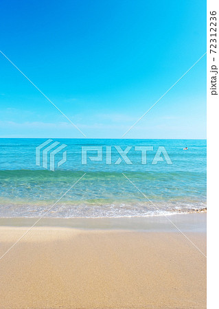 日本海の美しい浜辺（湯梨浜町） 72312236