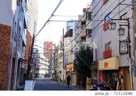 新板中通り商店会　新板橋駅 72312686