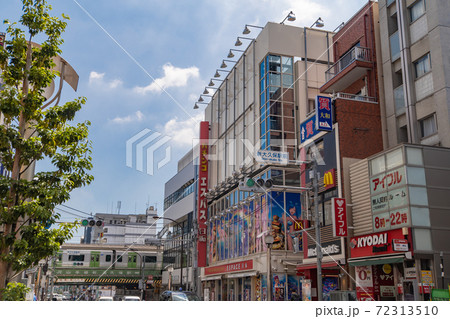 駅前風景　新大久保駅 72313510