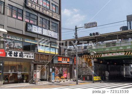 駅前風景 新大久保駅 駅前風景 新大久保駅 72313530