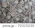 ばらまかれた一万円札 72315230