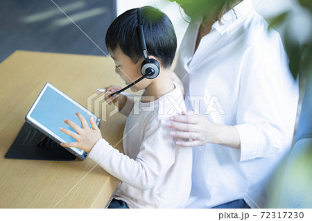 タブレット学習　リビング　 72317230