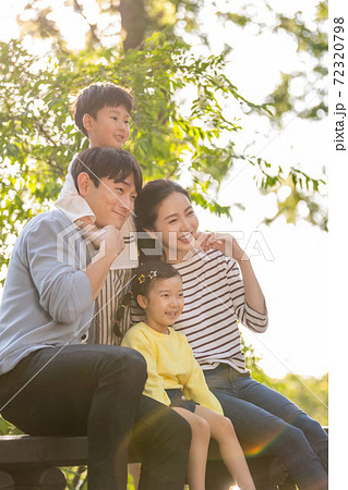家族 ファミリー 夫婦 72320798