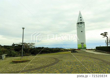 湘南三浦半島の先端神奈川県三浦市城ヶ島の冬（曇） 72320834