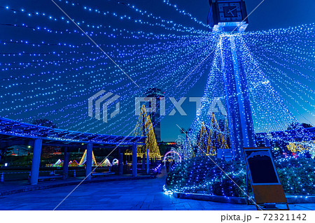 岐阜県海津市 木曽三川公園センターのイルミネーションイベント 冬の光物語の写真素材