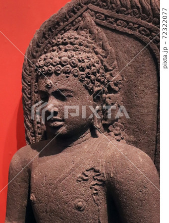 Indian Museum. Ancient Buddha sculpture 72322077