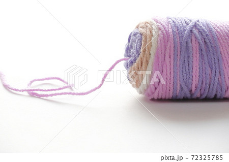 うすむらさき色の毛糸 うすむらさき色の毛糸 72325785
