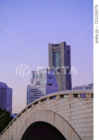 夜明け＠横浜 72326076